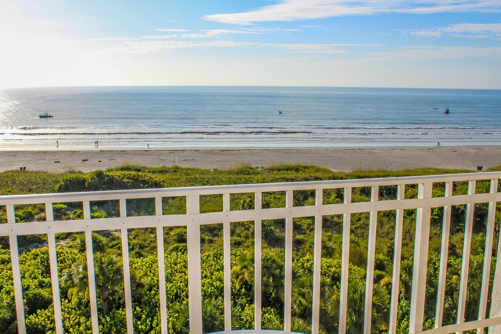 Discovery Beach Resort Cocoa Beach Exterior photo